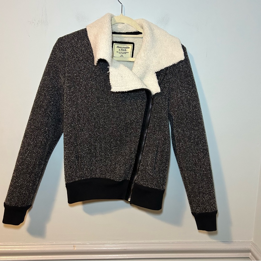 Abercrombie & Fitch White & Black Houndstooth Sherpa Full-Zip Bomber Jacket XS